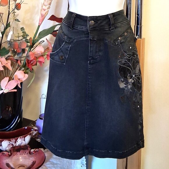 NWT I AM GIA Blue Stretch Cotton Knee Length Floral Embroidered Denim Skirt - Picture 2 of 8